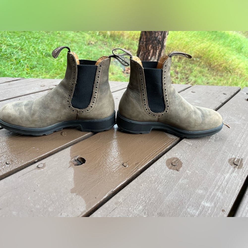 Blundstone High Top Boots - Rustic Brown size 6.5